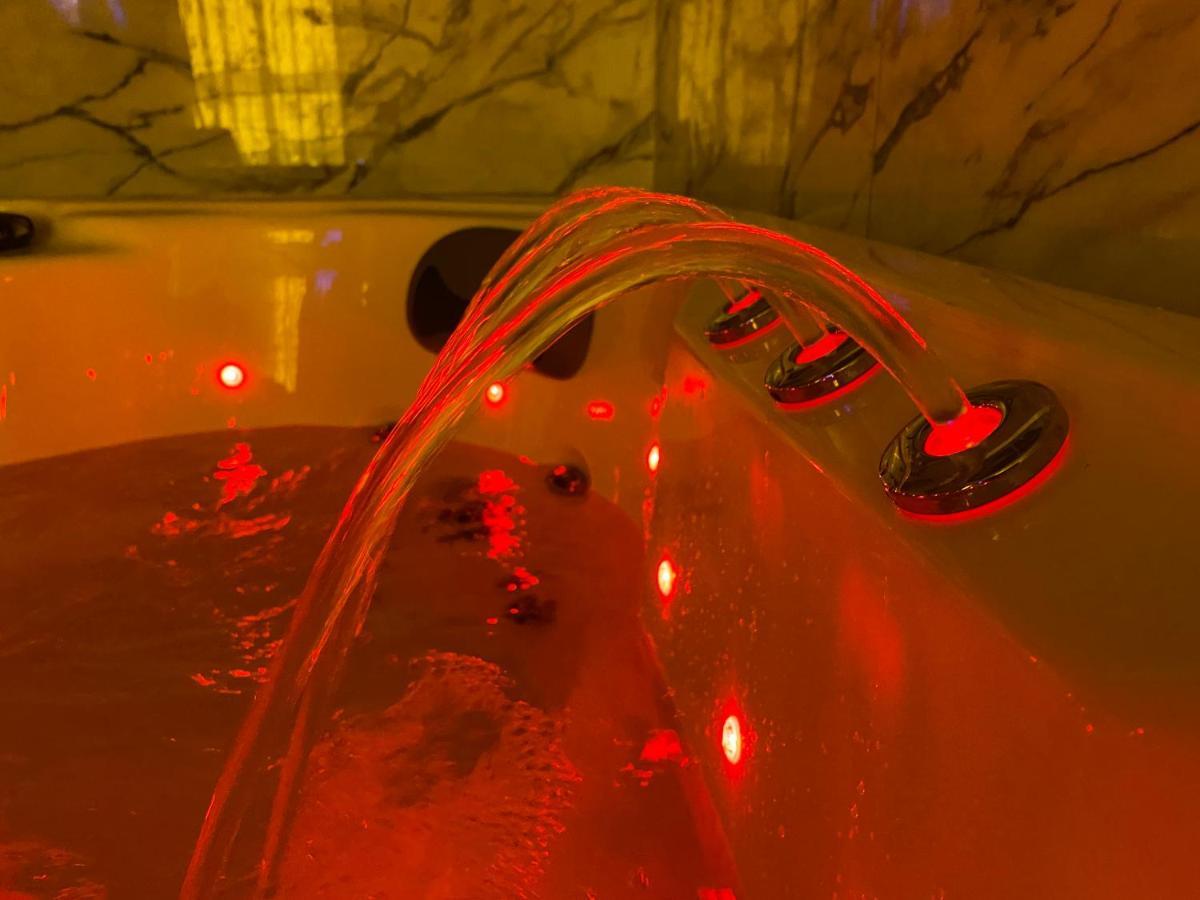 Jacuzzi Apartament Klaipėda Esterno foto